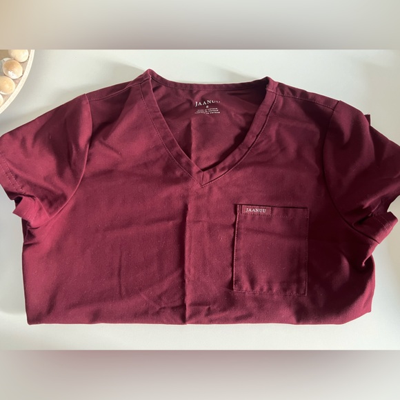 Jaanuu Maroon Scrub set - Picture 4 of 8